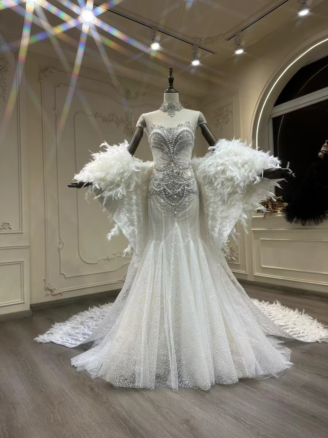 豪華！スパンデックス　白い　マーメイドドレスキラキラ　取り外し可能ケープ　編み上げデザイン　パーティードレス花嫁前撮り二