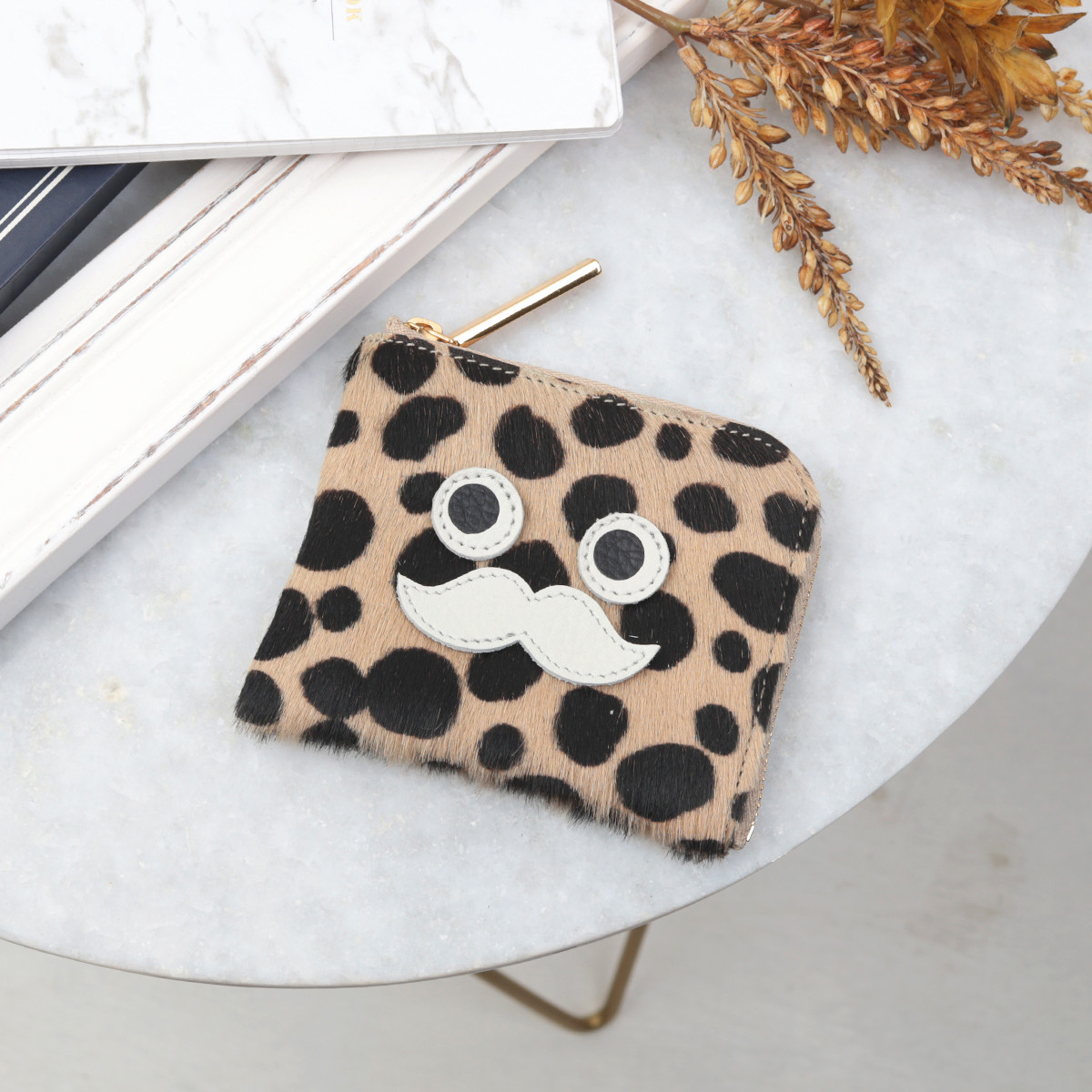 【毛付き茶ダルメシアン/おひげ】高級感のある薄くて軽い/思わず誰かに見せたくなるおひげL字ミニ財布/コンパクト財布