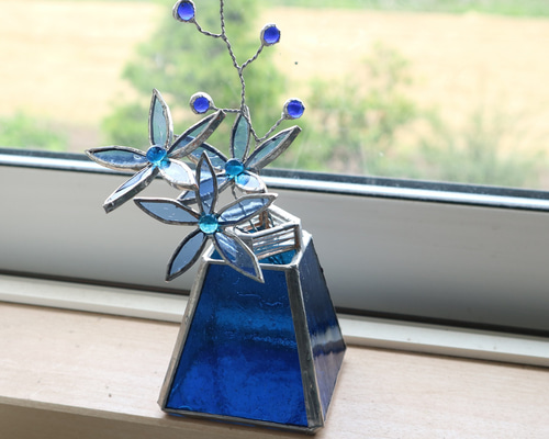 満月の湖に浮かぶ白鳥と花 ヴィンテージ ステンドグラス スワン 青 満月の湖に浮かぶ白鳥と花 ヴィンテージ ステンドグラス スワン