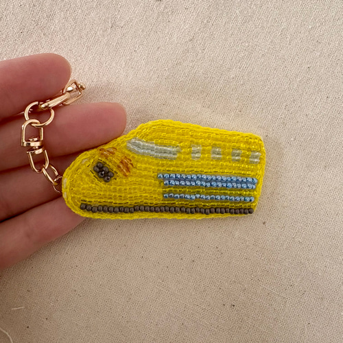 ドクターイエロー】ビーズ刺繍のキーホルダー 新幹線 名入れ