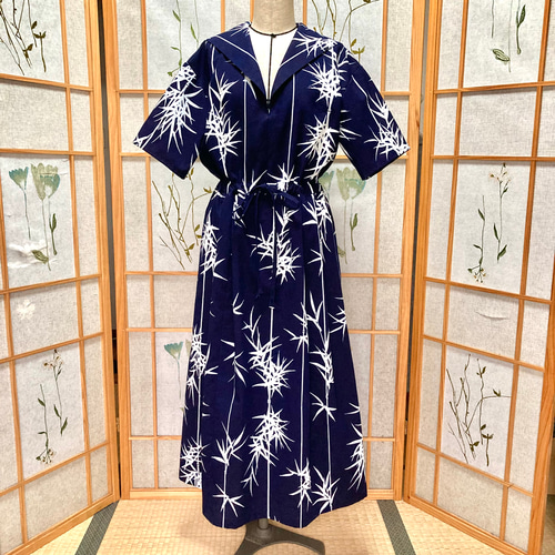 ☆浴衣リメイク☆ セーラーカラーのワンピース (ネイビー／竹の葉