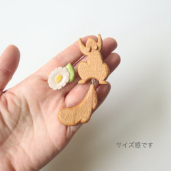 【セット】＊リス と お花＊ 木彫りブローチ　／ 北欧 ナチュラル ギフト アクセサリー プレゼント 11枚目の画像