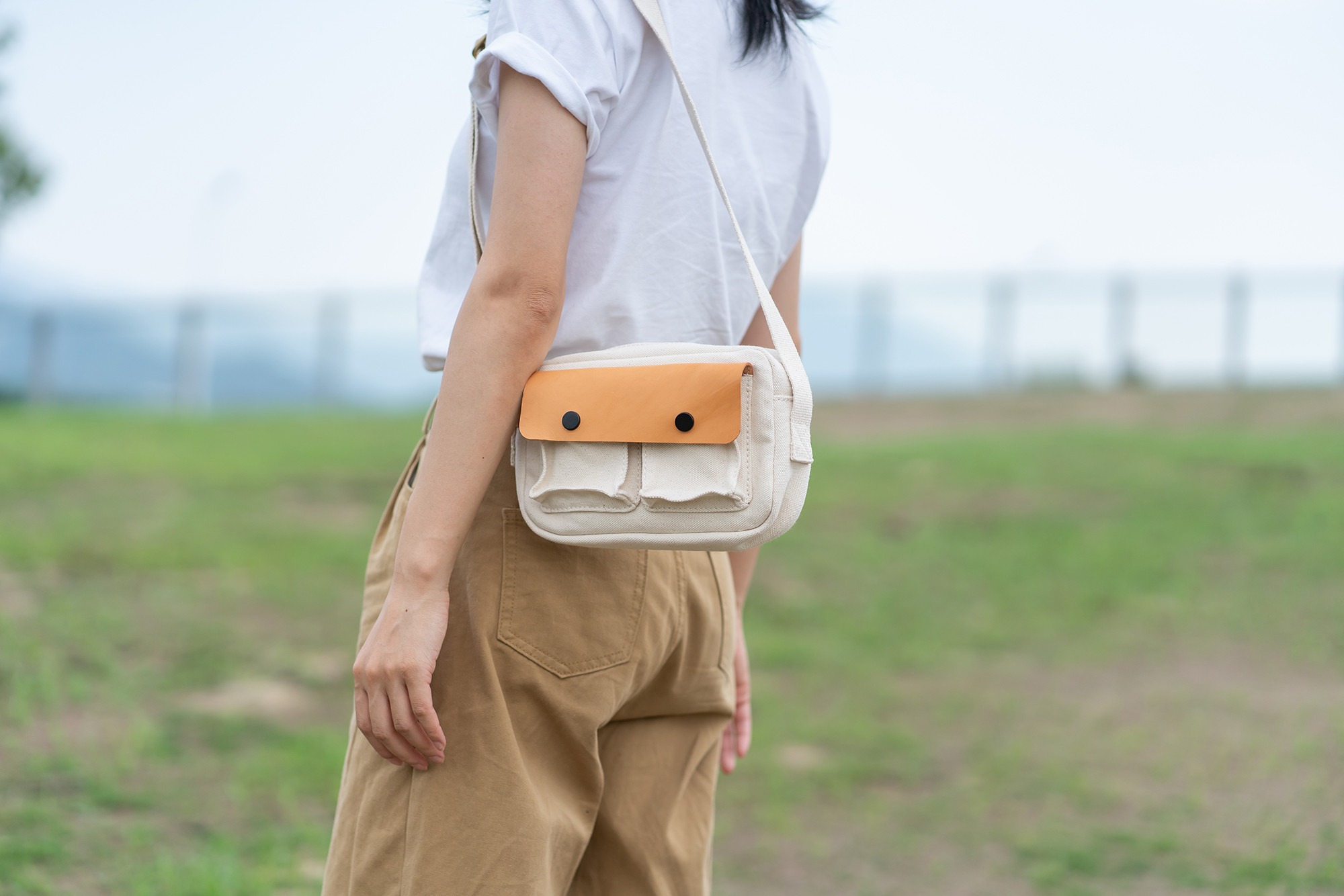 「帆布×革の組み合わせ」ボディバッグ 手作りのお出かけショルダーバッグ