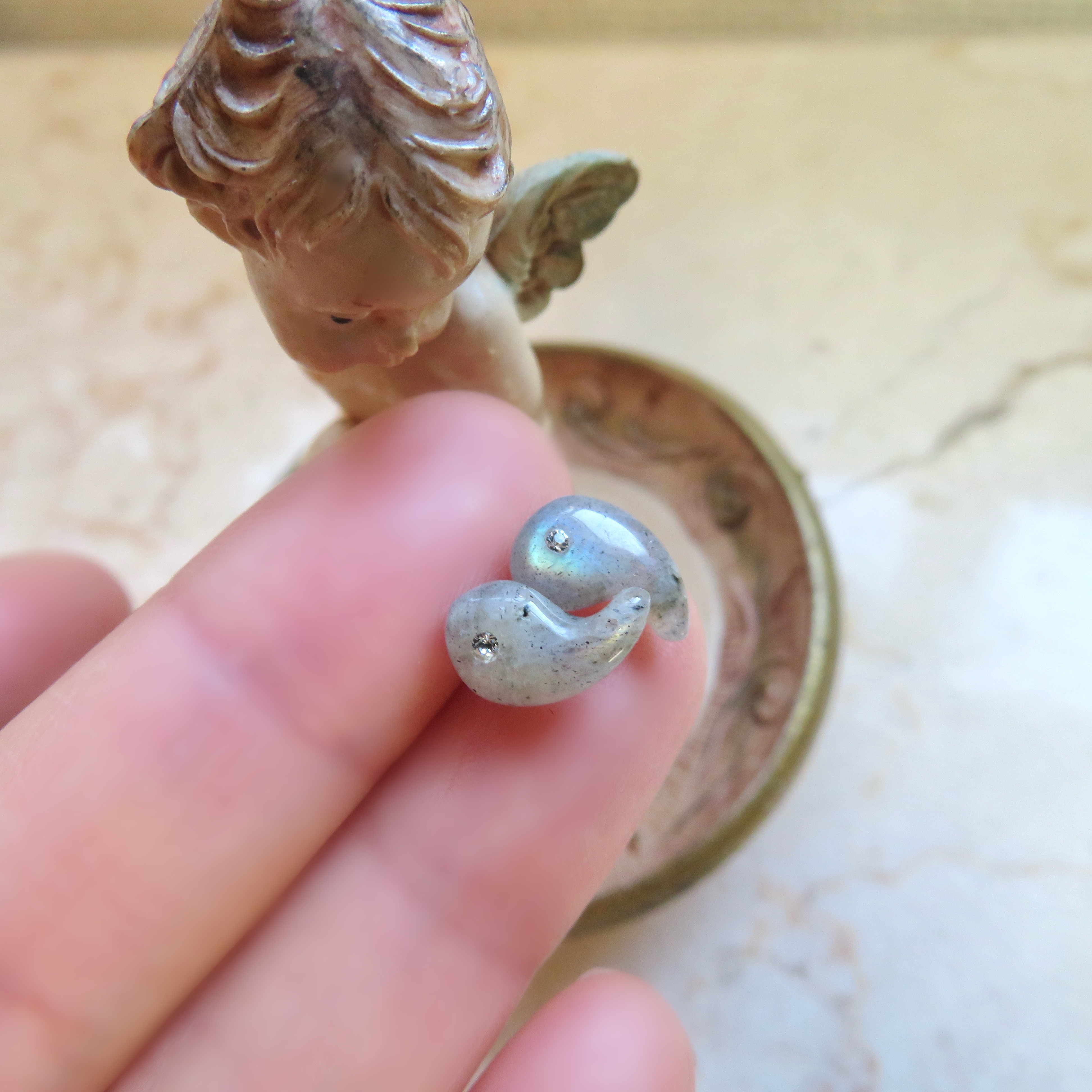 ラブラドライトの勾玉ジュエルピアス◇両耳用／316L