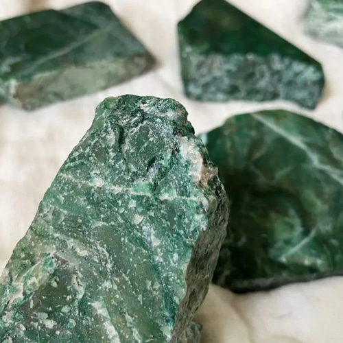 SALE価格】アフリカンジェード ナミビア翡翠として手に入れたが鑑別