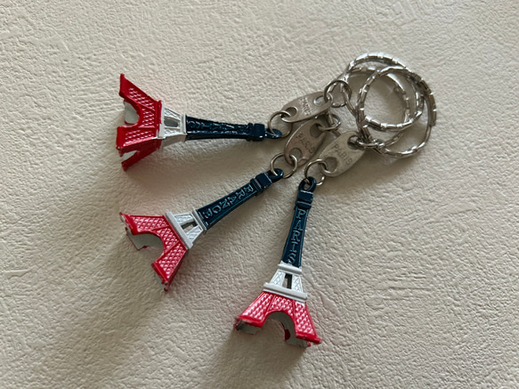 輸入雑貨 フランス トリコロールのエッフェル塔 キーホルダー