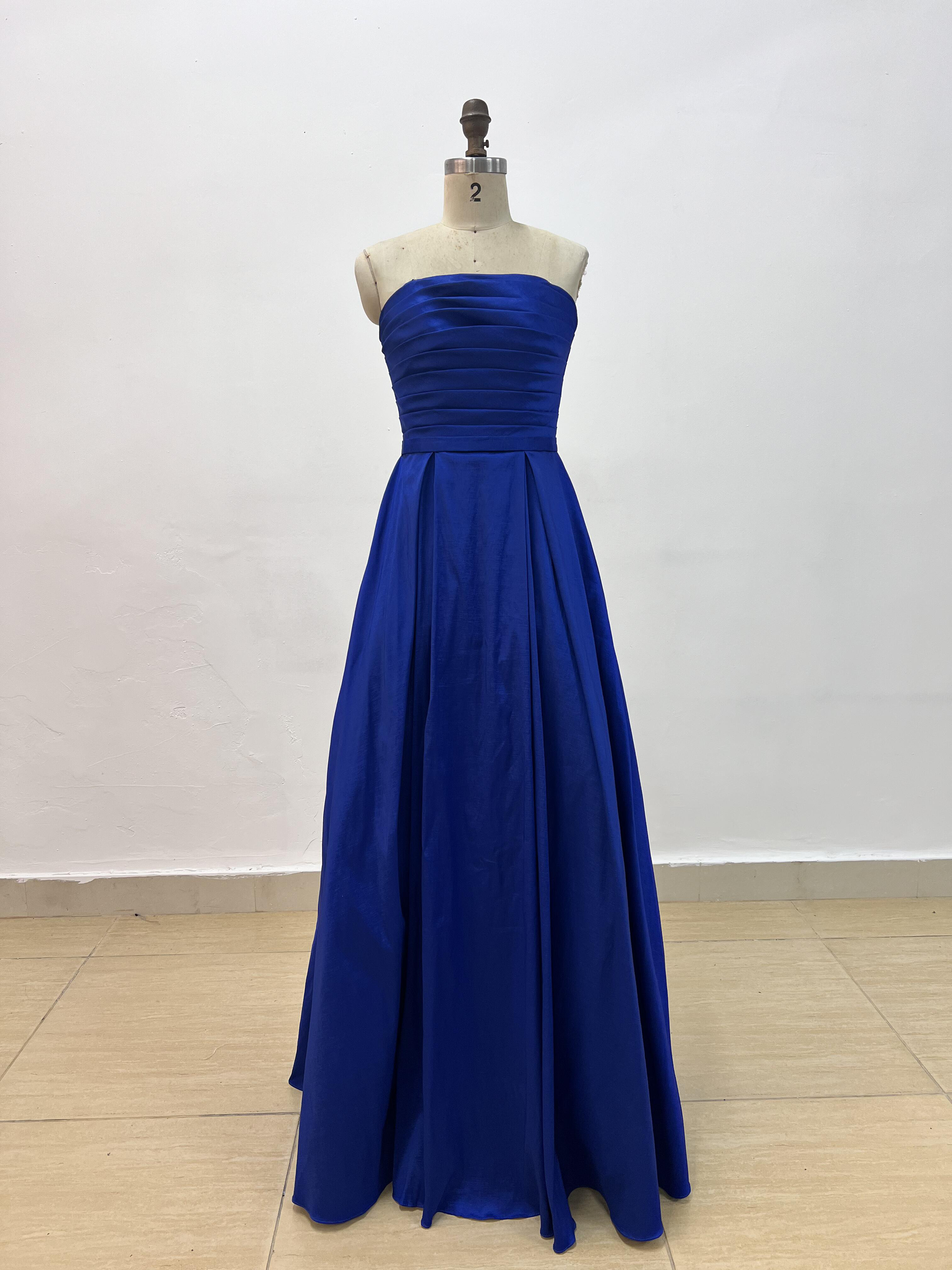 シンプルなウェディングドレス　お色直し　宝石色ブルー　胸フリル　チューブトップ　オーダーメイド可能　結婚式ウェディング