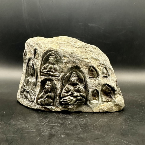 究極品質　超希少古代逸品　太古から受け継がれし神の守護石　ミャンマー産　赤橙翡翠 2025.5.31八仏御守 新潟阿賀野産風凌石 彫刻 ケンちゃんの天然石工房