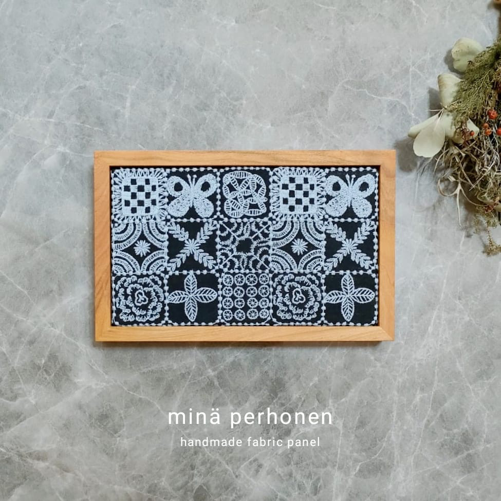 Lampoシリーズ　柄　ファブリックパネル　ミナペルホネン　フォレストタイル　forest tile　ネイビー　贈り物