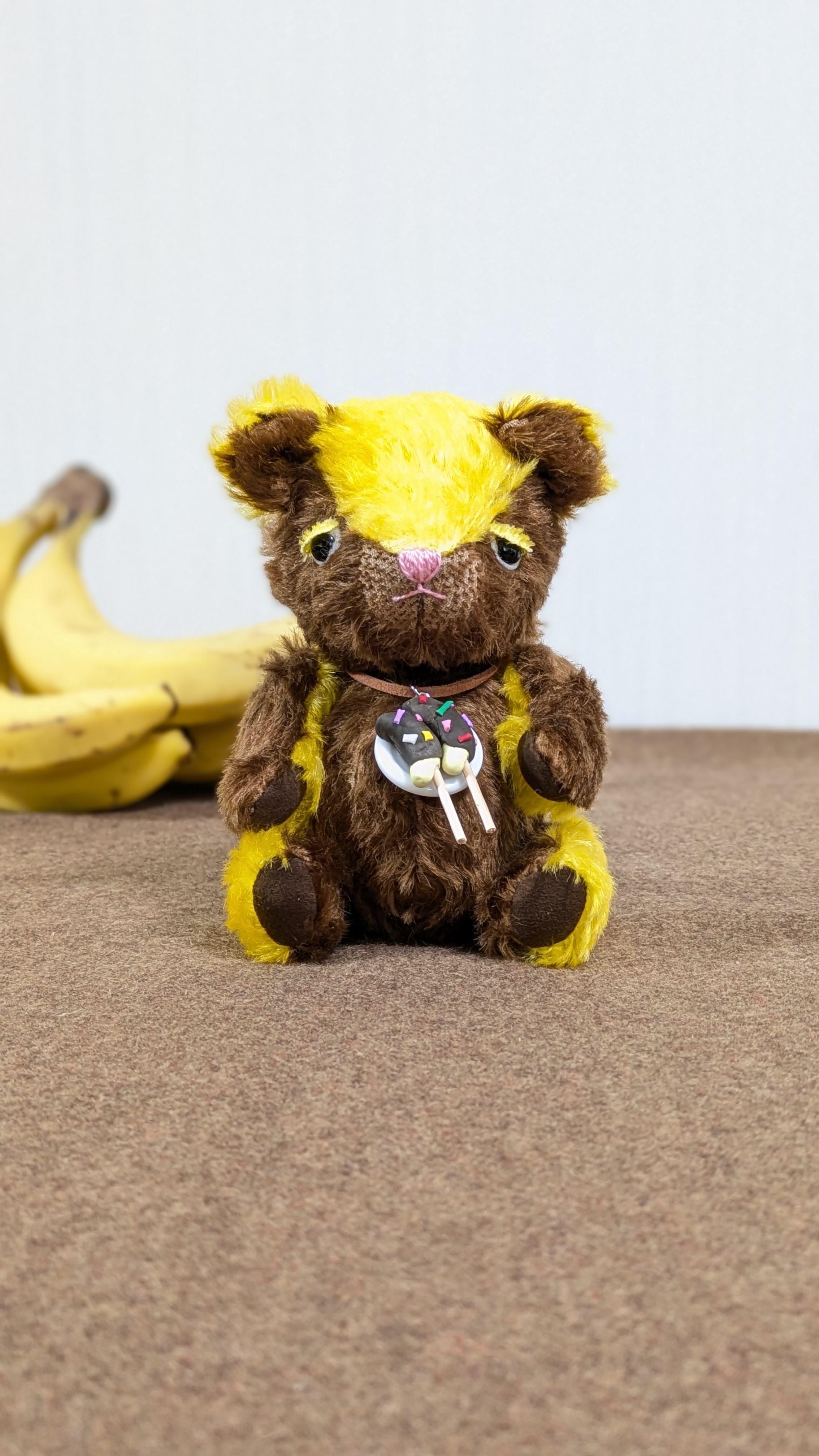 くまのぬいぐるみ　 ドイツ製最高級モヘアのテディベア　チョコバナナのささやき プレゼント　記念品　パーティーにも最適です