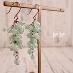 beads earrings ＊ グリーンジェード（天然クォーツァイト） 2枚目の画像