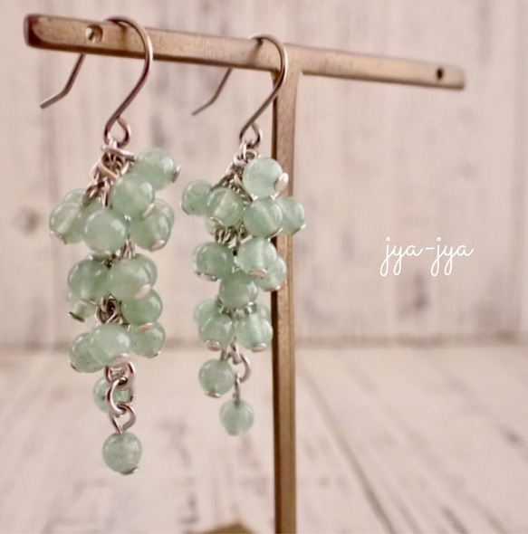 beads earrings ＊ グリーンジェード（天然クォーツァイト） 2枚目の画像