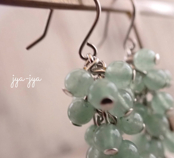 beads earrings ＊ グリーンジェード（天然クォーツァイト） 3枚目の画像