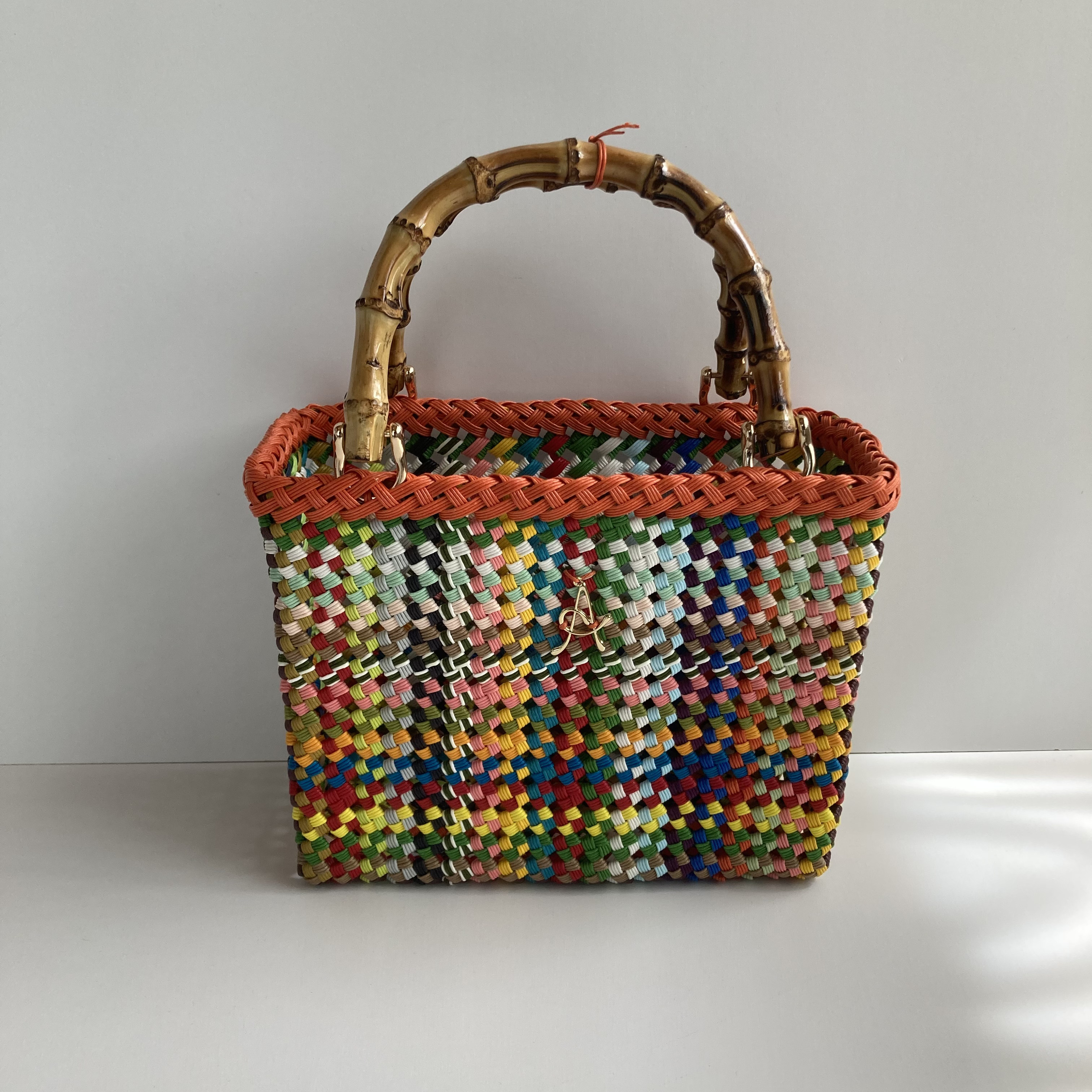 B2572 AWAworld石畳みかごバッグです