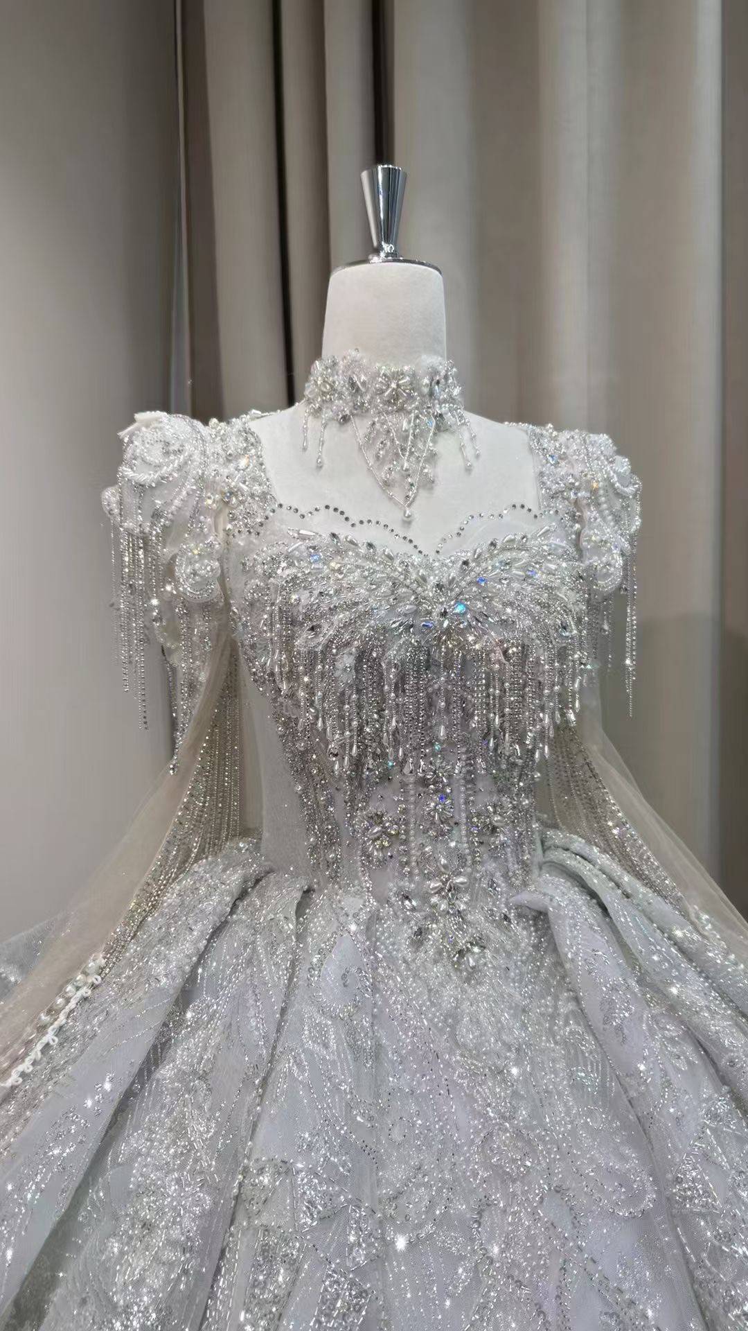 YNS ウェディングドレス ビジュー プリンセスライン 半編上げタイプ 難