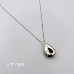 【新作】しずく雫 ロケットペンダント ネックレス♡シルバー チェーン ロングネックレス♡ピルケース 写真が入るネックレス 2枚目の画像