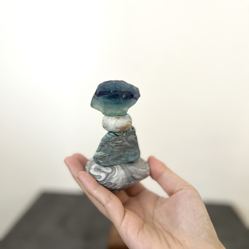 Étre Ici】エトルイシ-フローライト- 原石のストーンバランシング