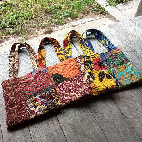 アフリカ布×パッチワーク×刺し子のキルト裏地ミニバッグ (レッド