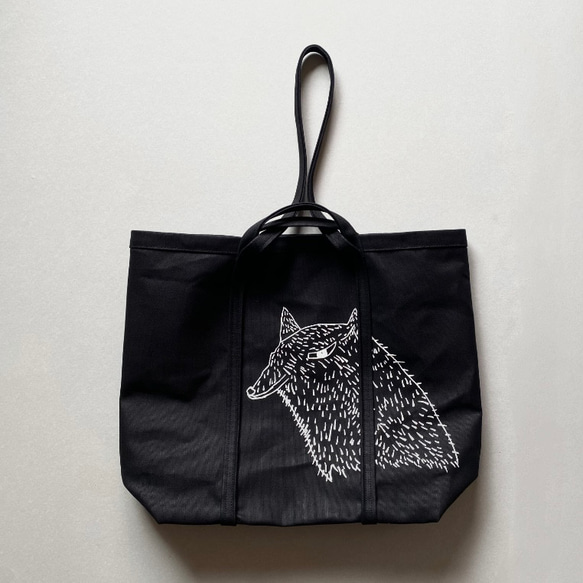 持ち手が３本しかない２wayトート　C-WOLFプリント L 4枚目の画像