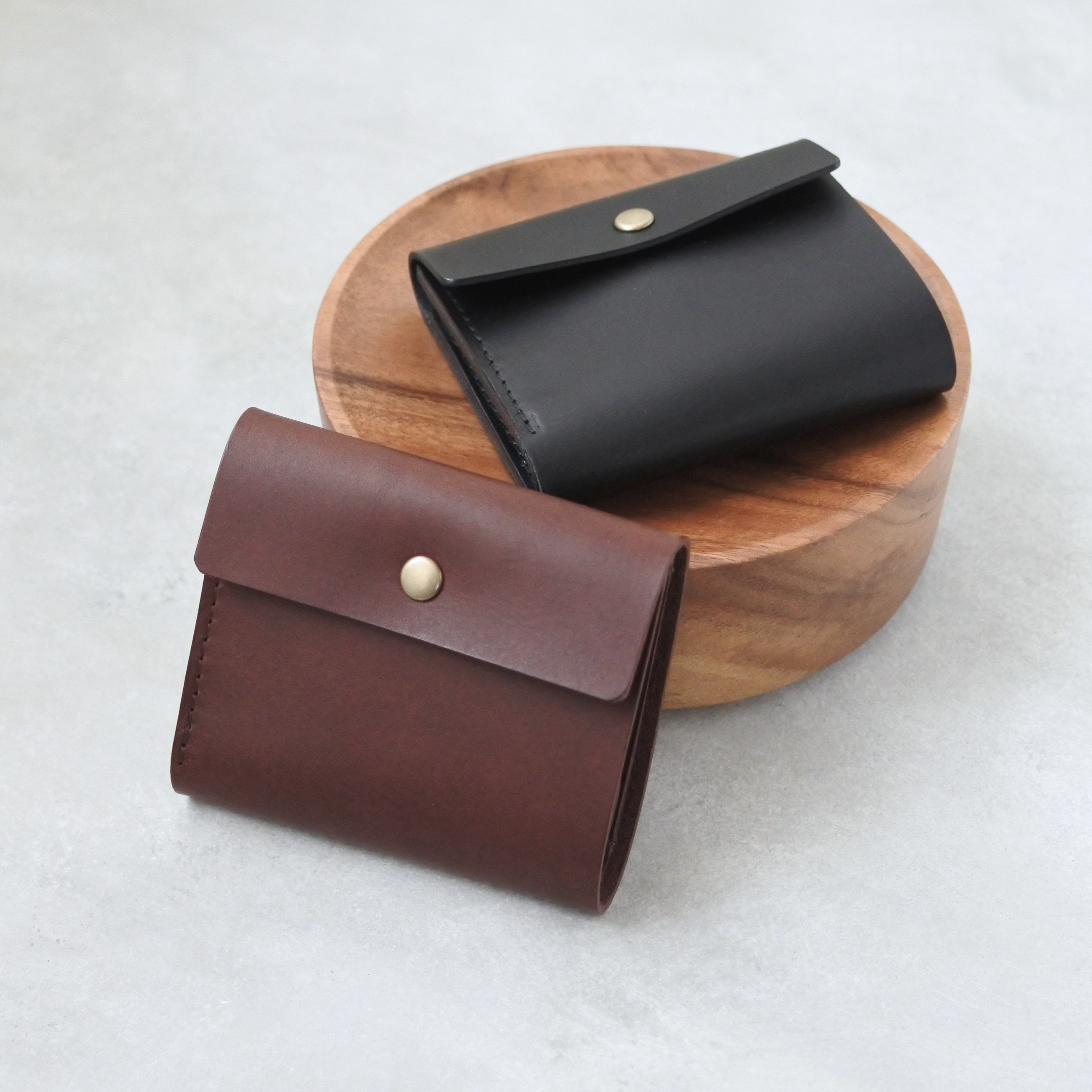 革の小さめ財布（チョコ） /　コンパクトなお財布