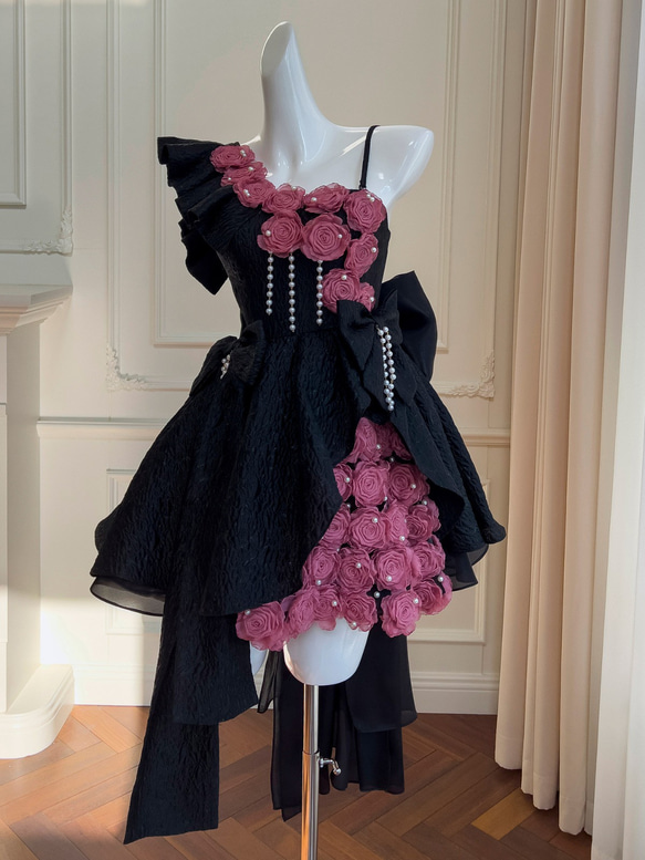フラダンスドレス ピンクと黒の花柄ワンピース丈にリメイクしました ドレス パーティー ウェディング ワンピース ショート プリンセス 薔薇