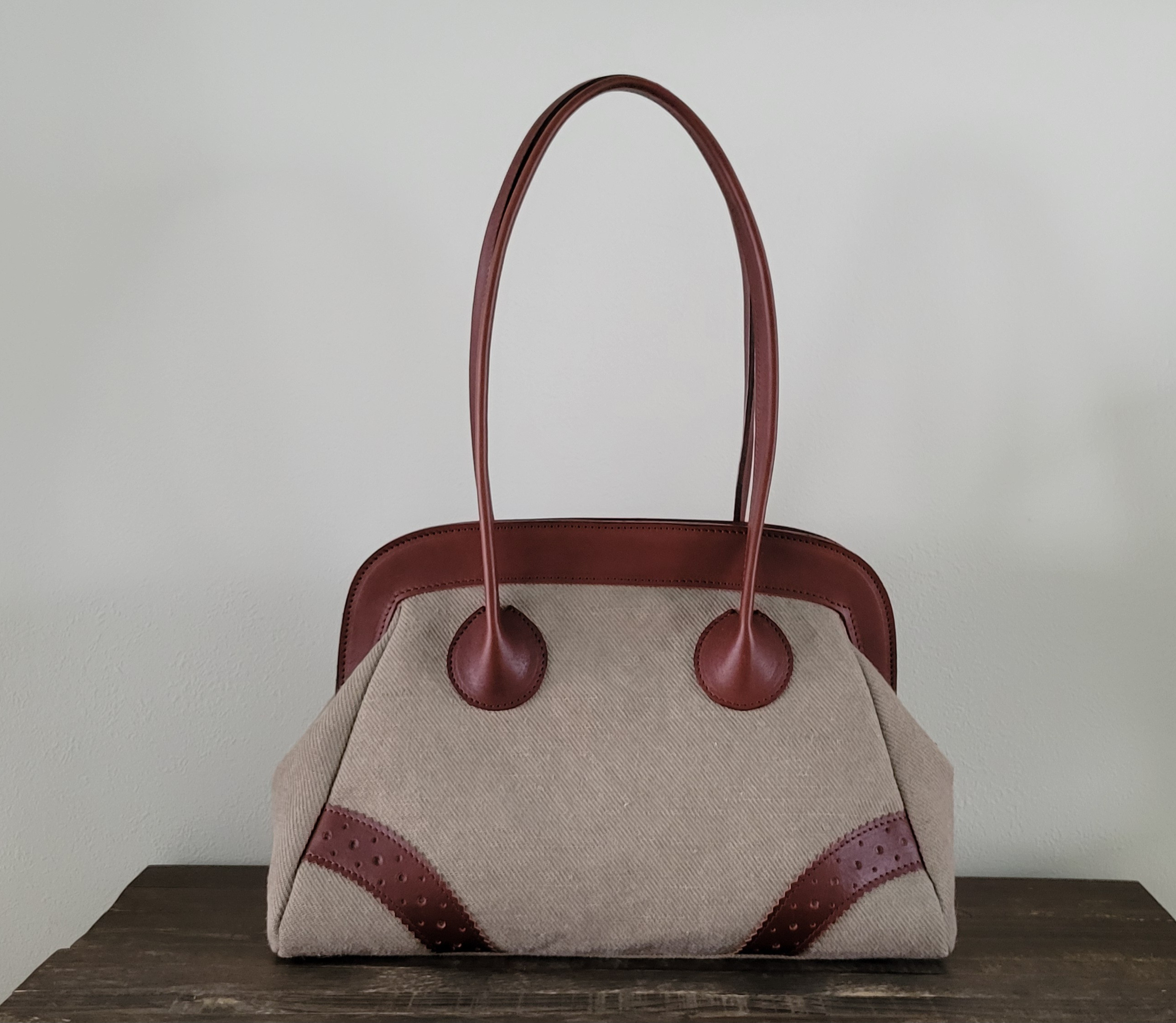 ジュート麻とオイルレザーのがま口型ボストンバッグ(ベージュ)