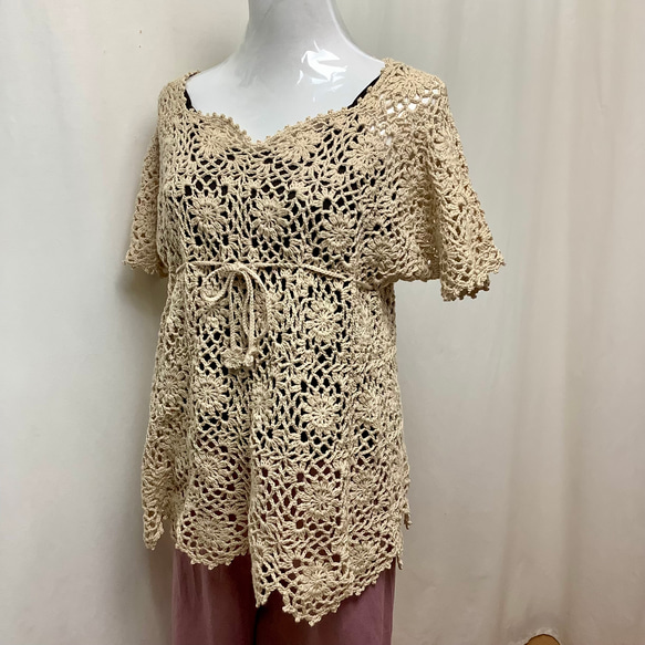 コットン●M~LL●花モチーフのチュニック(ベージュ) 1枚目の画像
