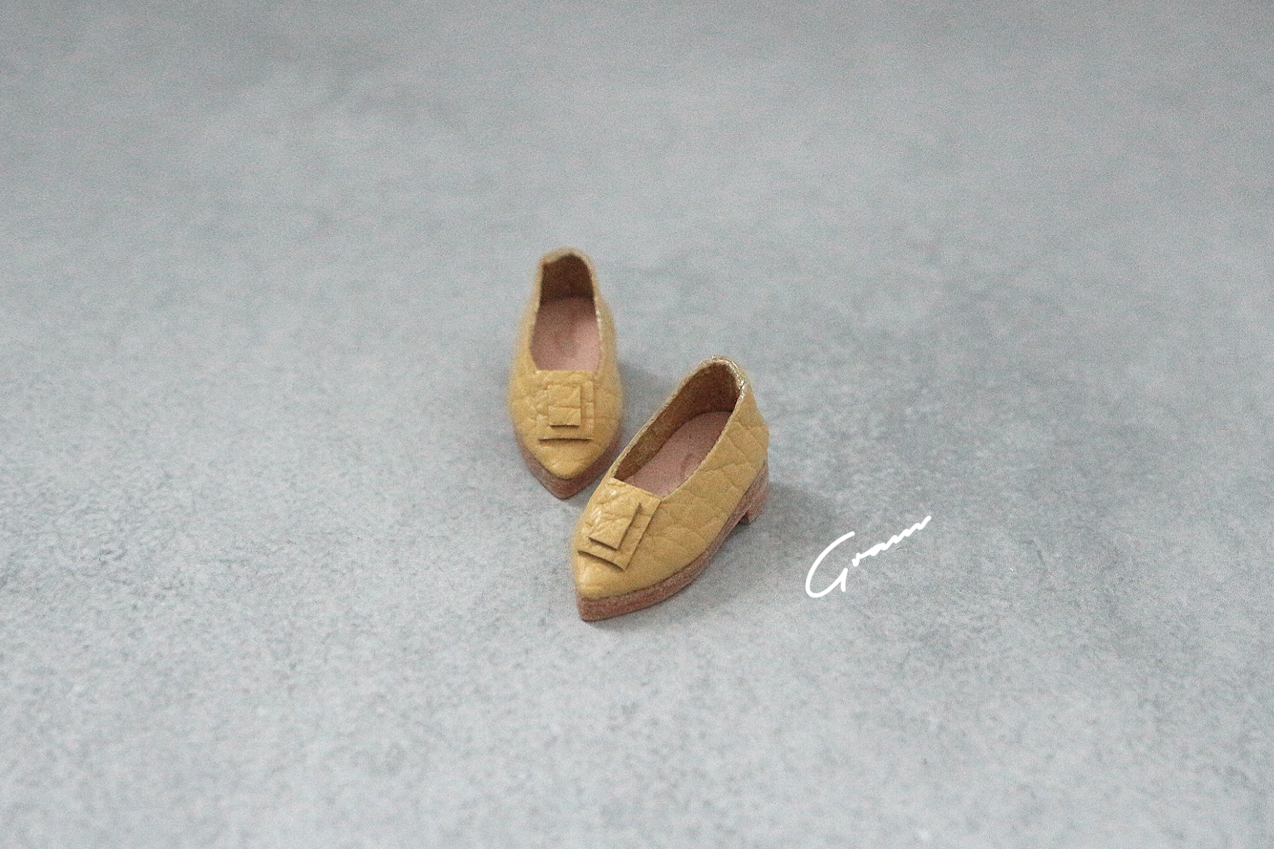 《gramシューズ》イタリアンレザー　イエロー系　22cmドール用靴　本革　ミニチュア