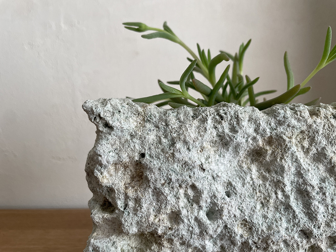 大谷石｜ストーンポット（石鉢・植木鉢）