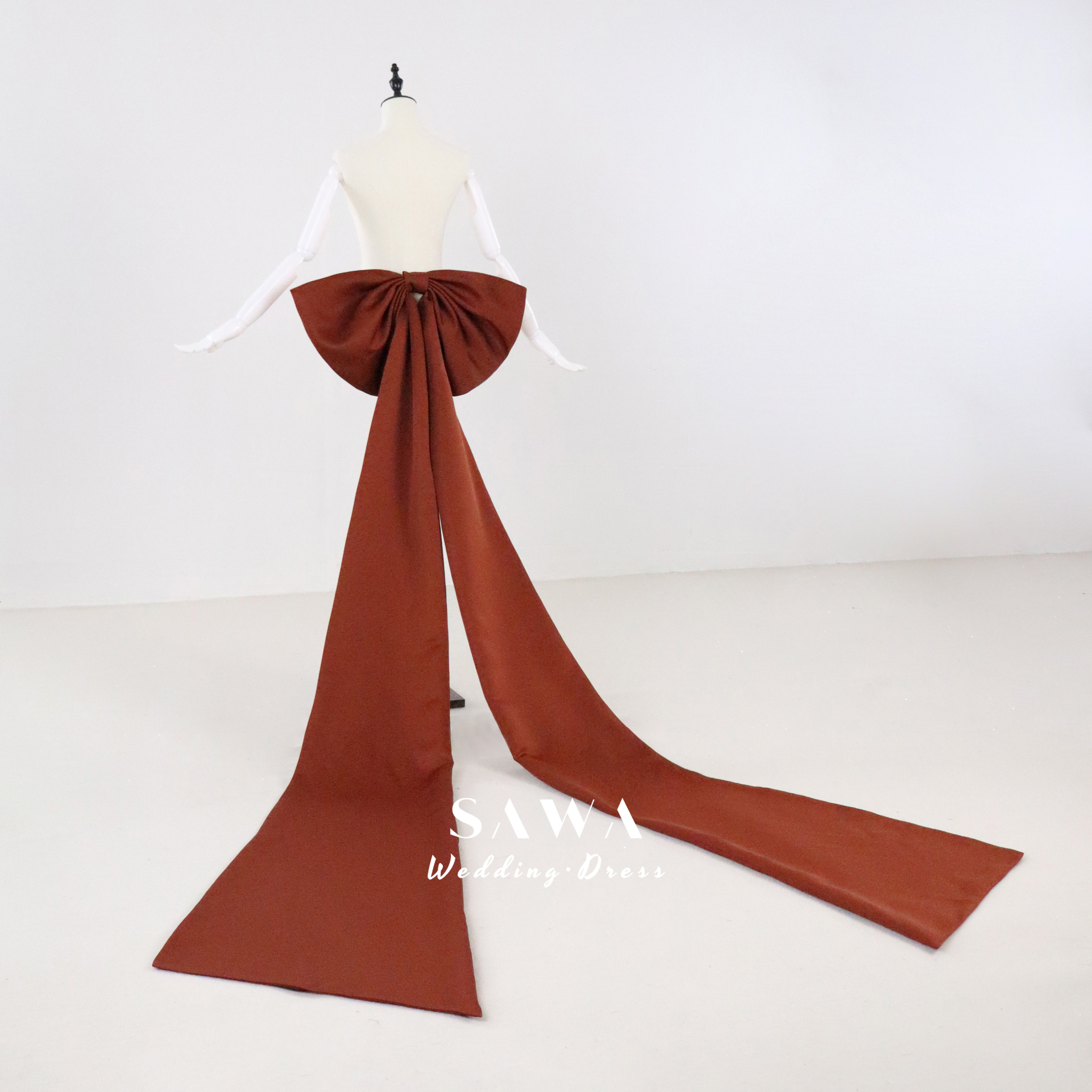 高品質ドレス小物　バックリボン　華やかな　取り外し可能　高級サテン　お色直し　ウェディングドレス　オーダーメイド可能花嫁