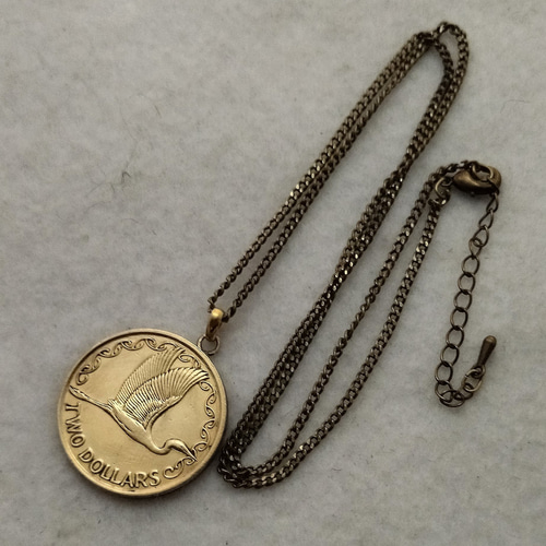 ニュージーランドの白鷺のコインネックレス ネックレス・ペンダント