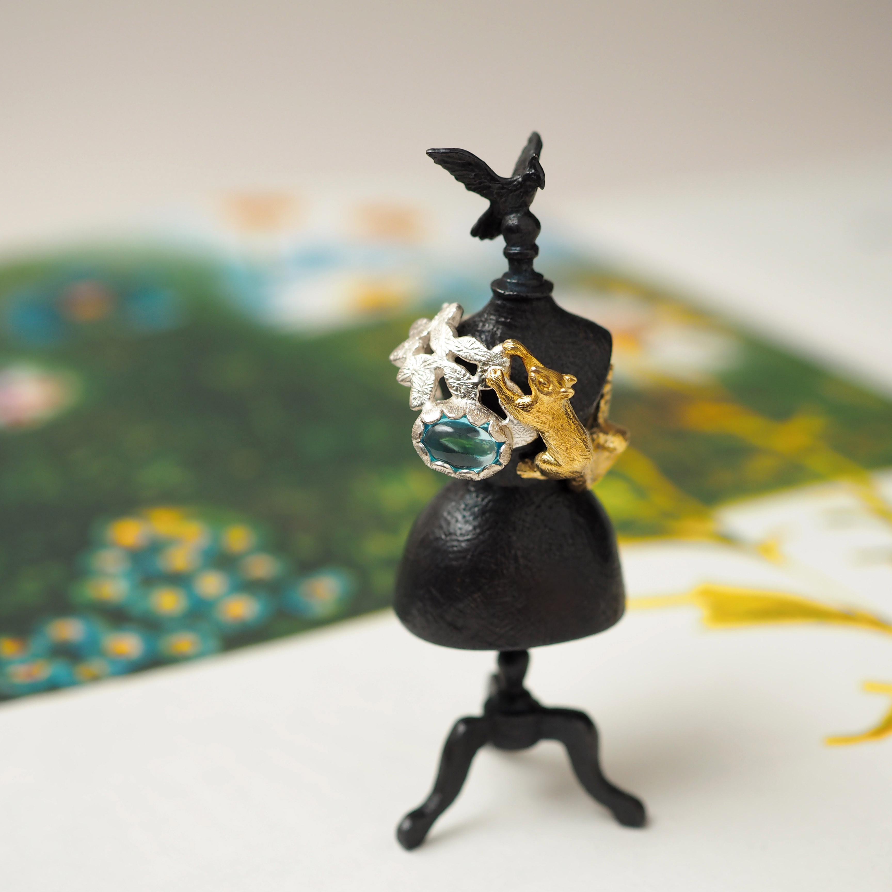 【冬のプレゼント企画開催中】りすとすずめとこもれびのイヤーカフ（受注制作）