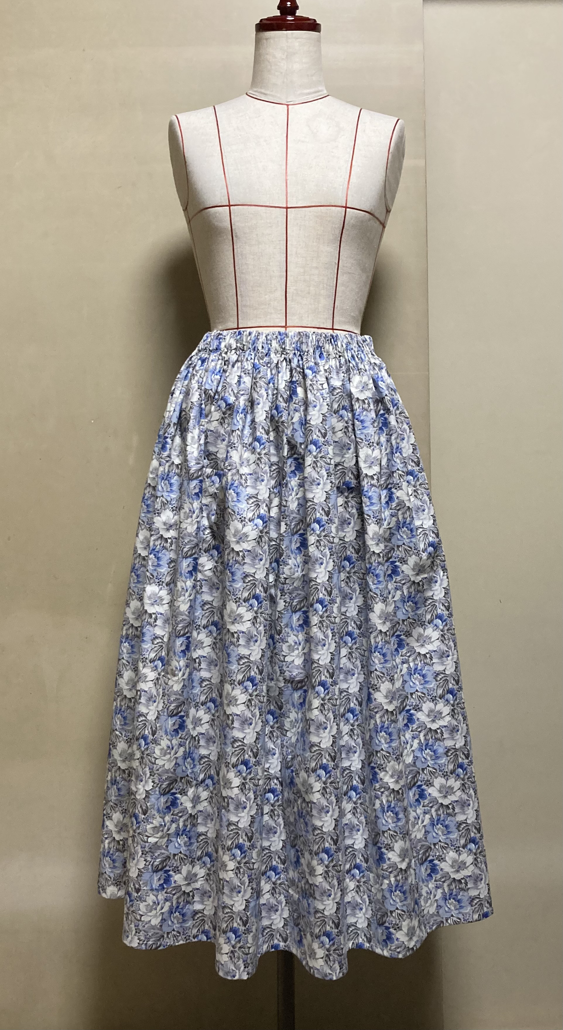 花柄ロングギャザースカート（M〜Lサイズ向け） 4,640円