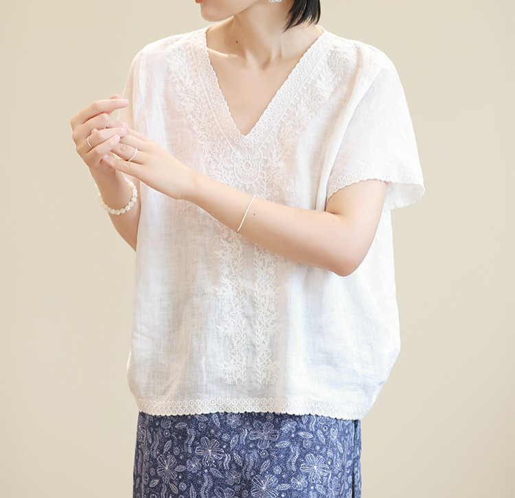 【即納】通気性良く儚げな涼しさが漂う♪ボタニカル刺繍リネンブラウス