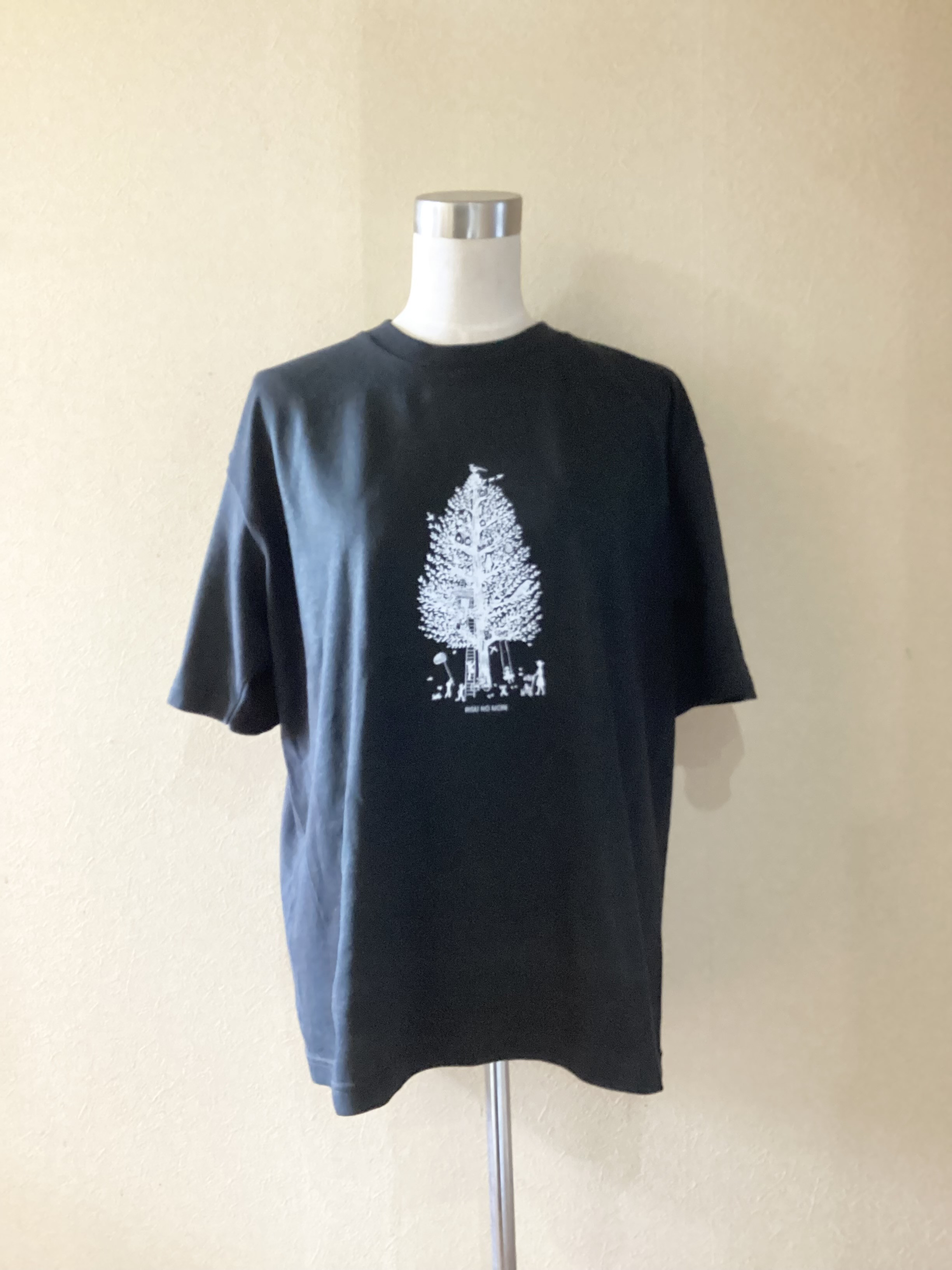 着心地のいいゆったり♪半袖Tシャツ「一本の木」　黒　男女兼用