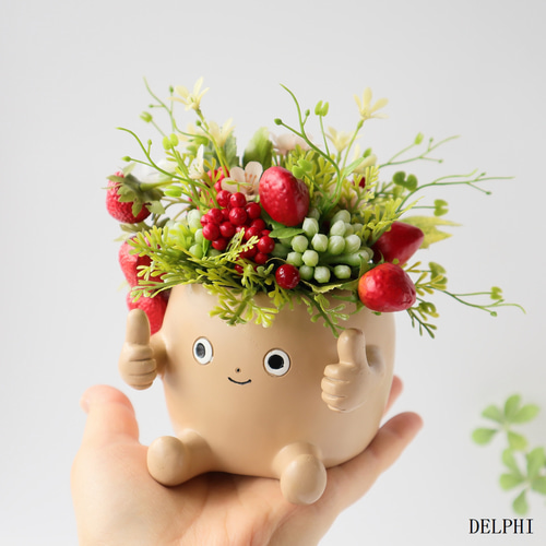 にっこりがいいね！元気が出る苺のアレンジメント【アーティフィシャル