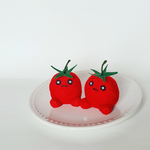 ミニトマト(プチトマト)のぬいぐるみ ぬいぐるみ くろまるファクトリー