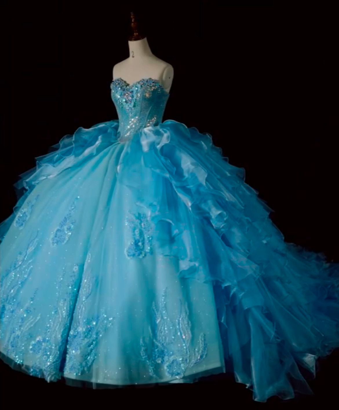 上質なドレス　ビスチェライン　オーガンジー　オーロラ　高級　水波模様　プリンセスライン大人気カラードレス王道派豪華ビーズ