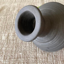 黒い陶のコンポート_無釉の黒い台皿 3枚目の画像