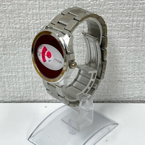 ディスクで時間を表示 昔懐かしいメタルバンド時計（YAS-48605