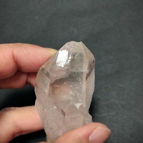 虹いっぱいピンクのヒマラヤ水晶◇パールヴァティ産水晶 天然石