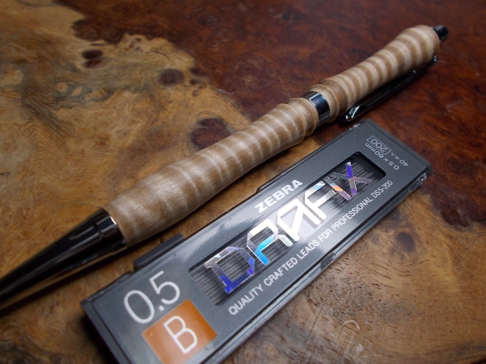 とちのき縮杢　の 0.5ｍｍシャープペン！　手作り品　プレゼントに