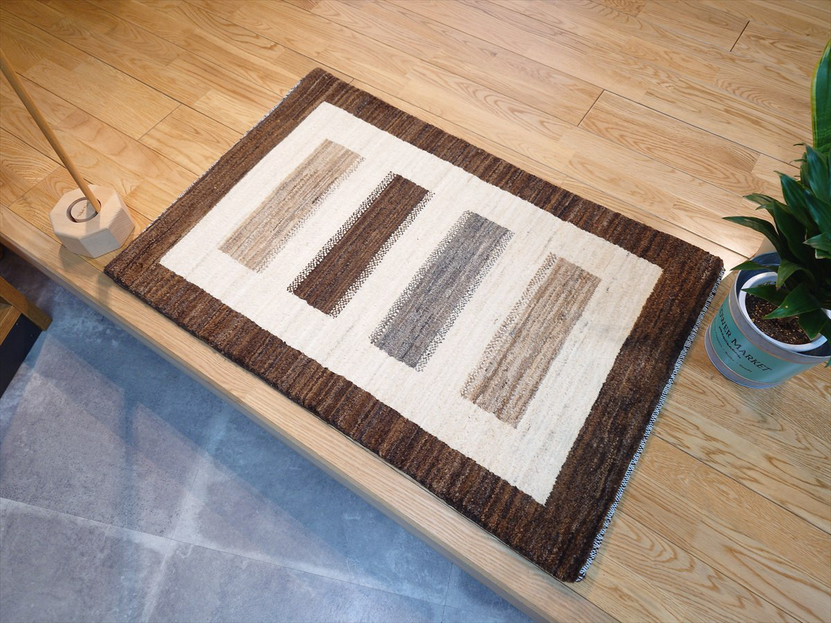 夏は涼しく冬は暖かい　オールシーズン天然無染ラグ　ガゼニラハット　マット　92x61cm　P2 29,900円