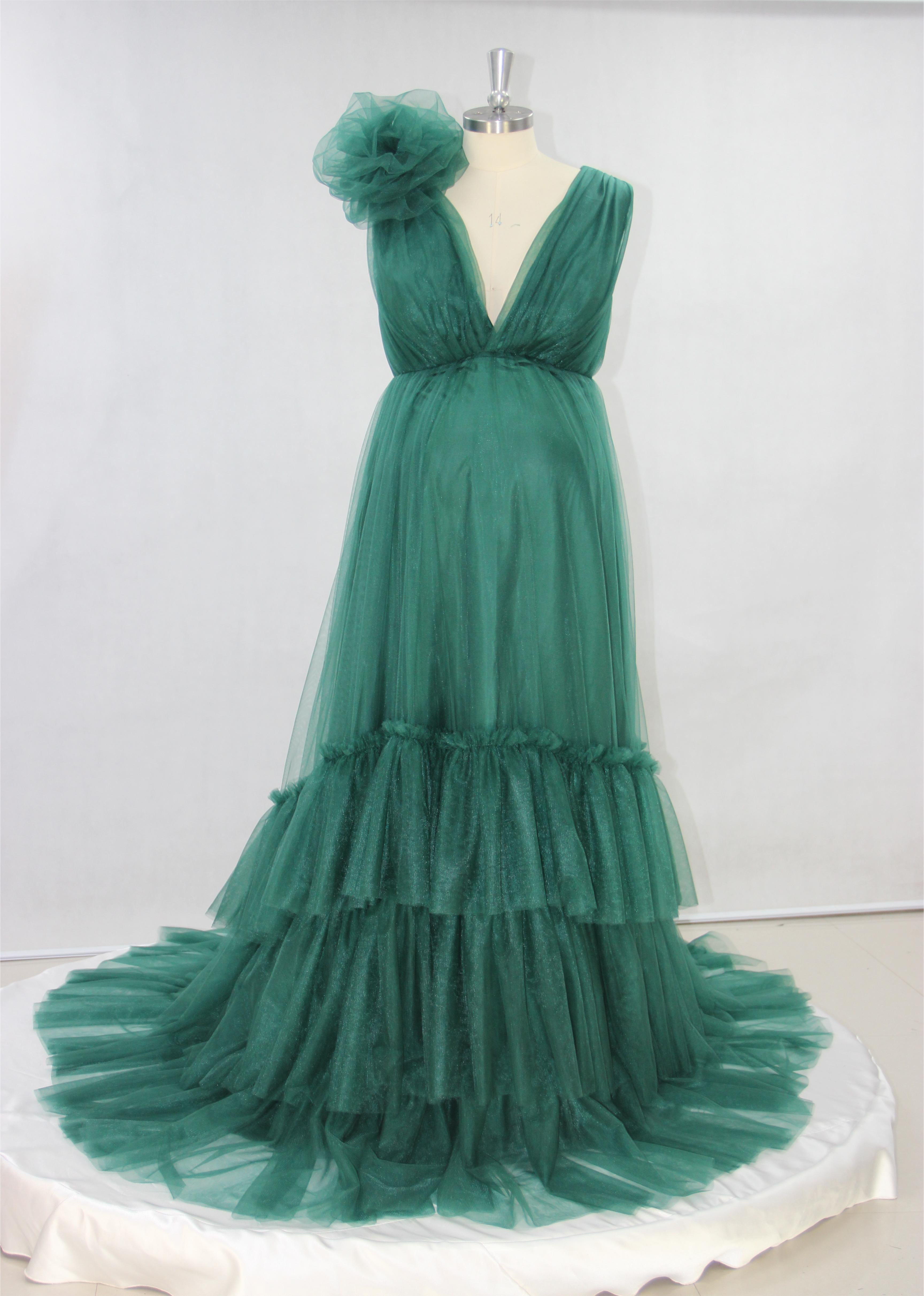 深めｖネック　カラー変更可能グリーン　妊娠マタニティードレス　カラードレス　ふんわりチュール　短いトレーン写真屋撮影旅行