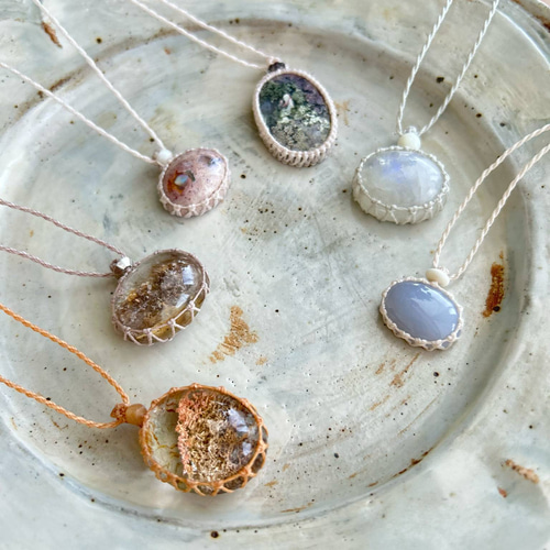 天然石のマクラメネックレス ～光を編む～ カンテラオパール メキシコ