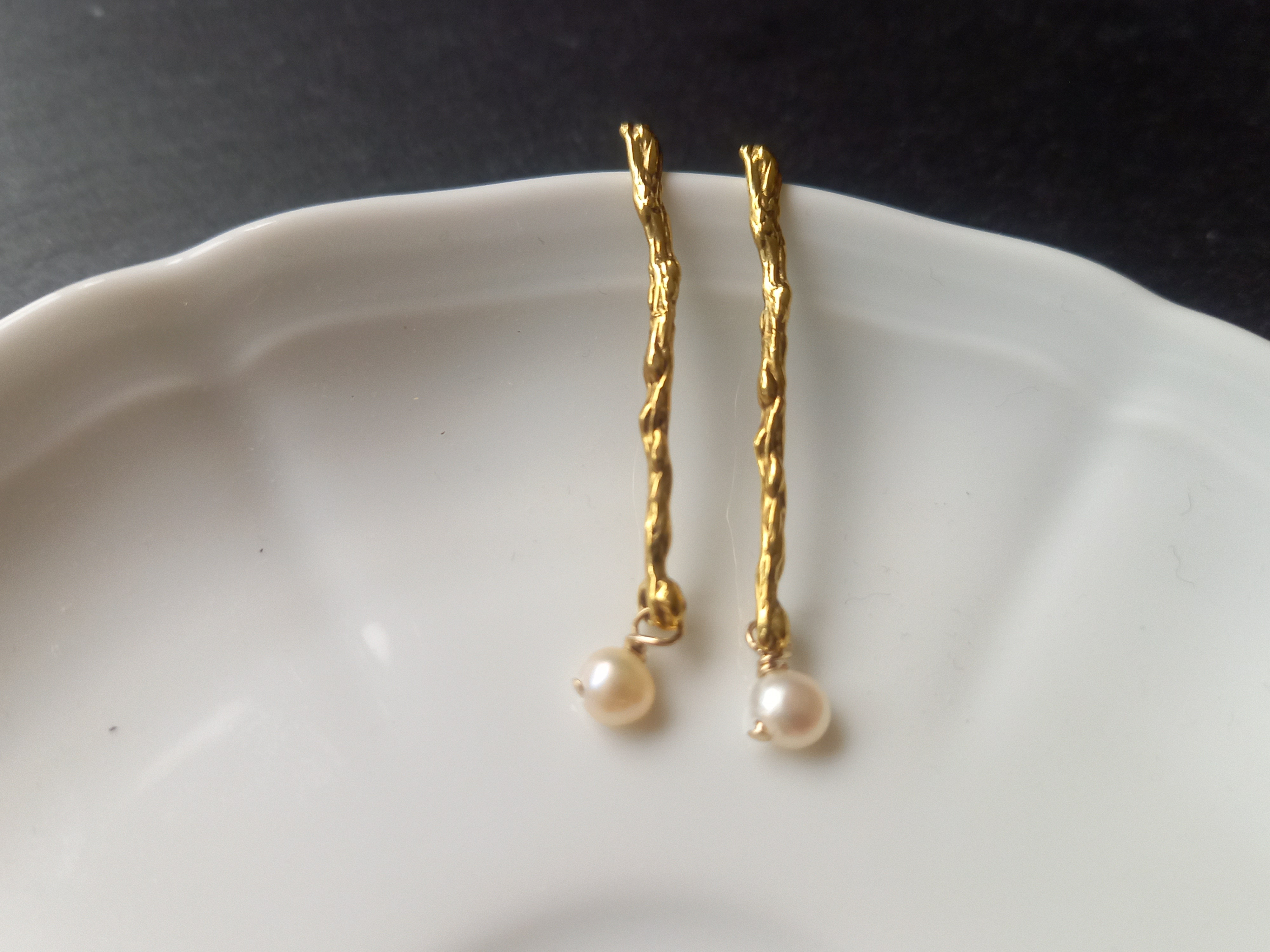 Utoka ☆ brass    蔓と実  パール ピアス