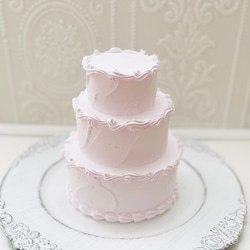 ホワイトローズの3段ケーキ型置物 ホワイトローズの3段ケーキ型置物