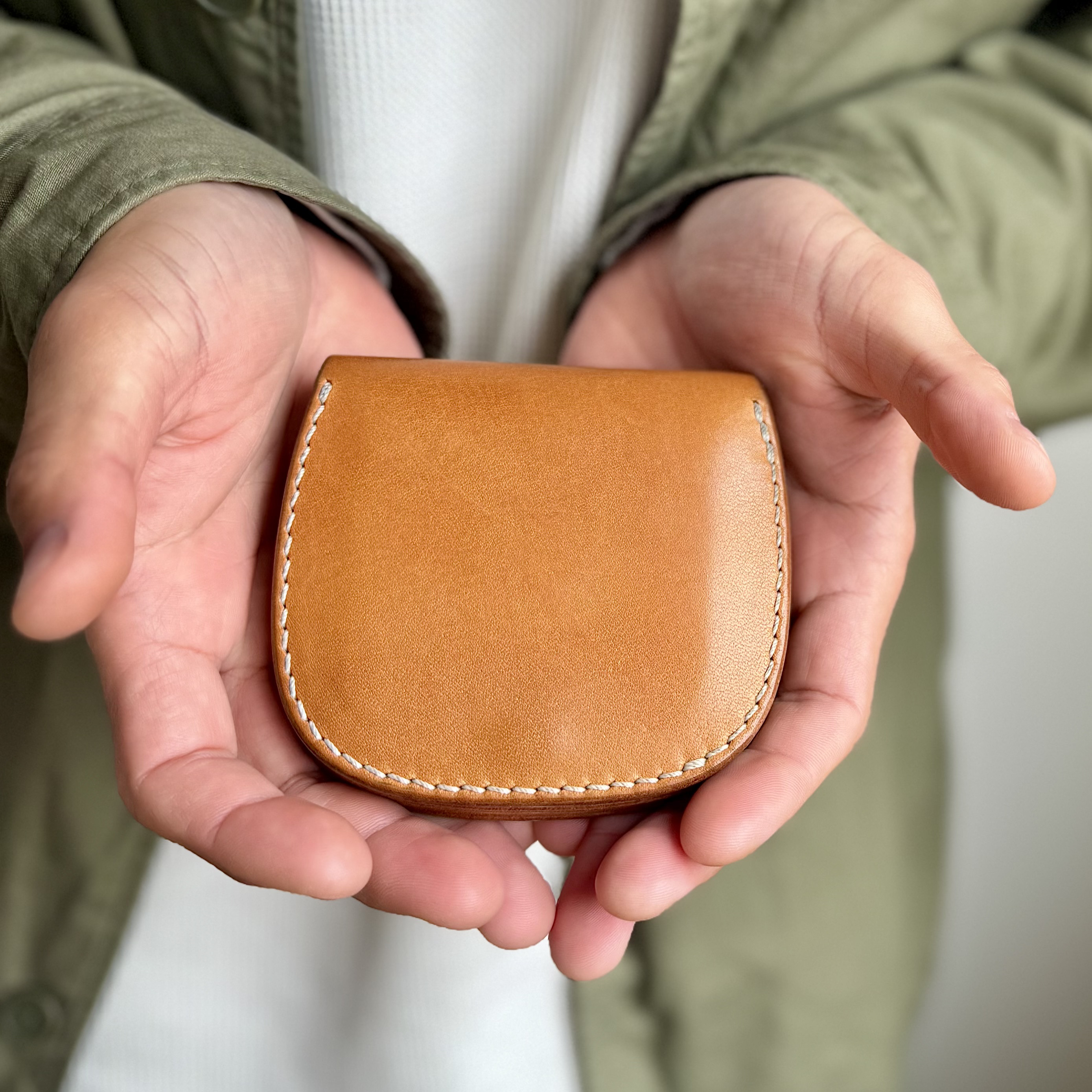 シェル型コンパクトウォレット ― 日常にちょうどいい形 ―ハーフウォレット SWS-B 本革財布 ヌメ革財布