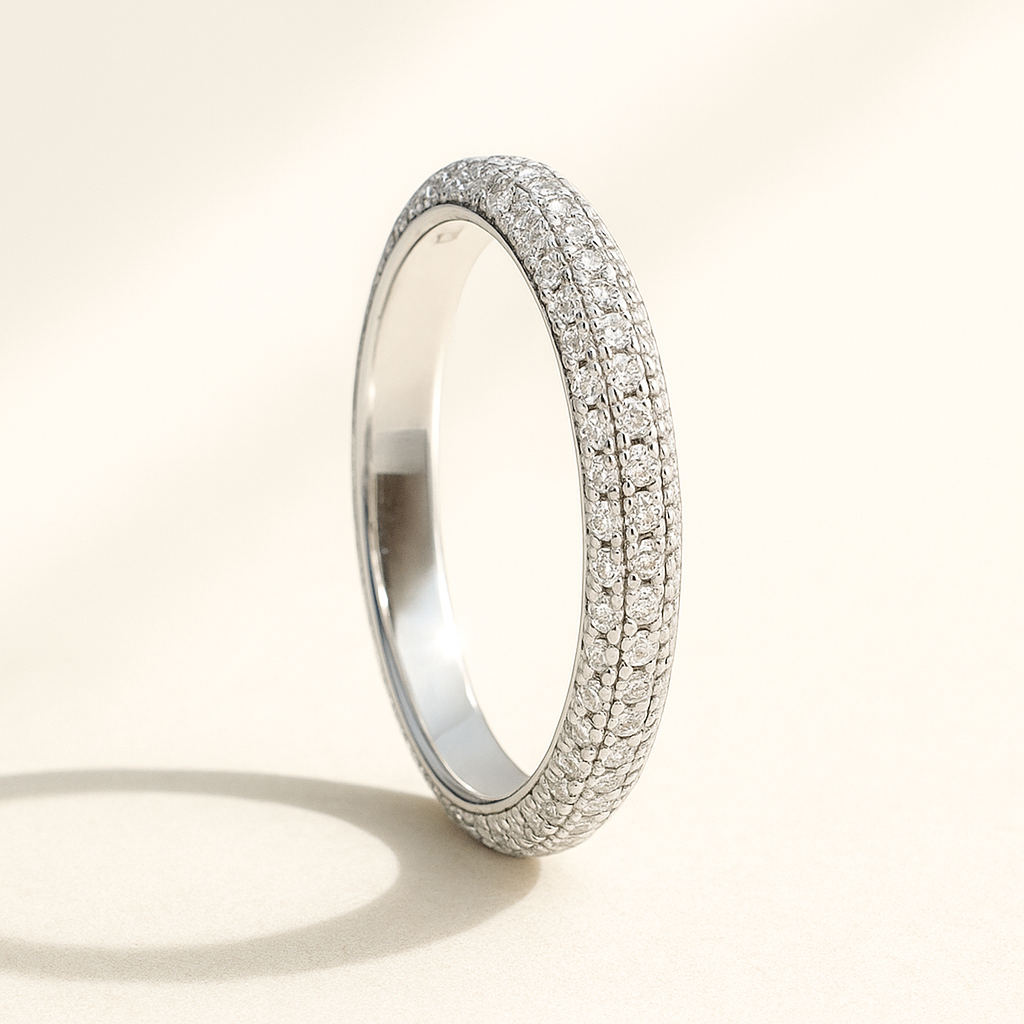 モアサナイト 1mmパヴェフルエタニティリング｜150石が繊細に輝く上質デザイン