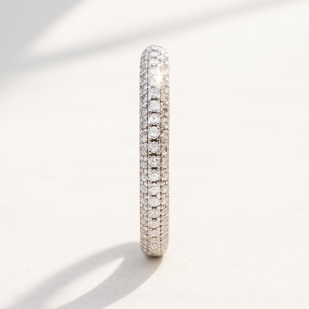 モアサナイト 1mmパヴェフルエタニティリング｜150石が繊細に輝く上質デザイン